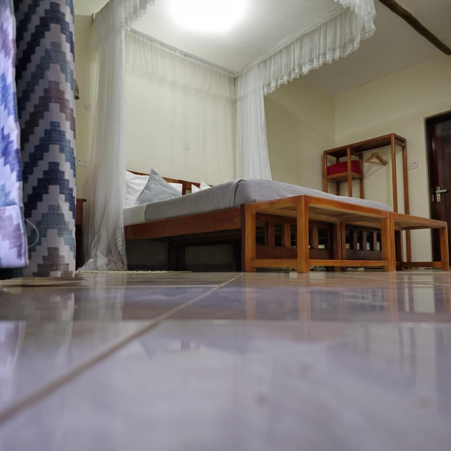 African Roots Guesthouse 恩德培 外观 照片