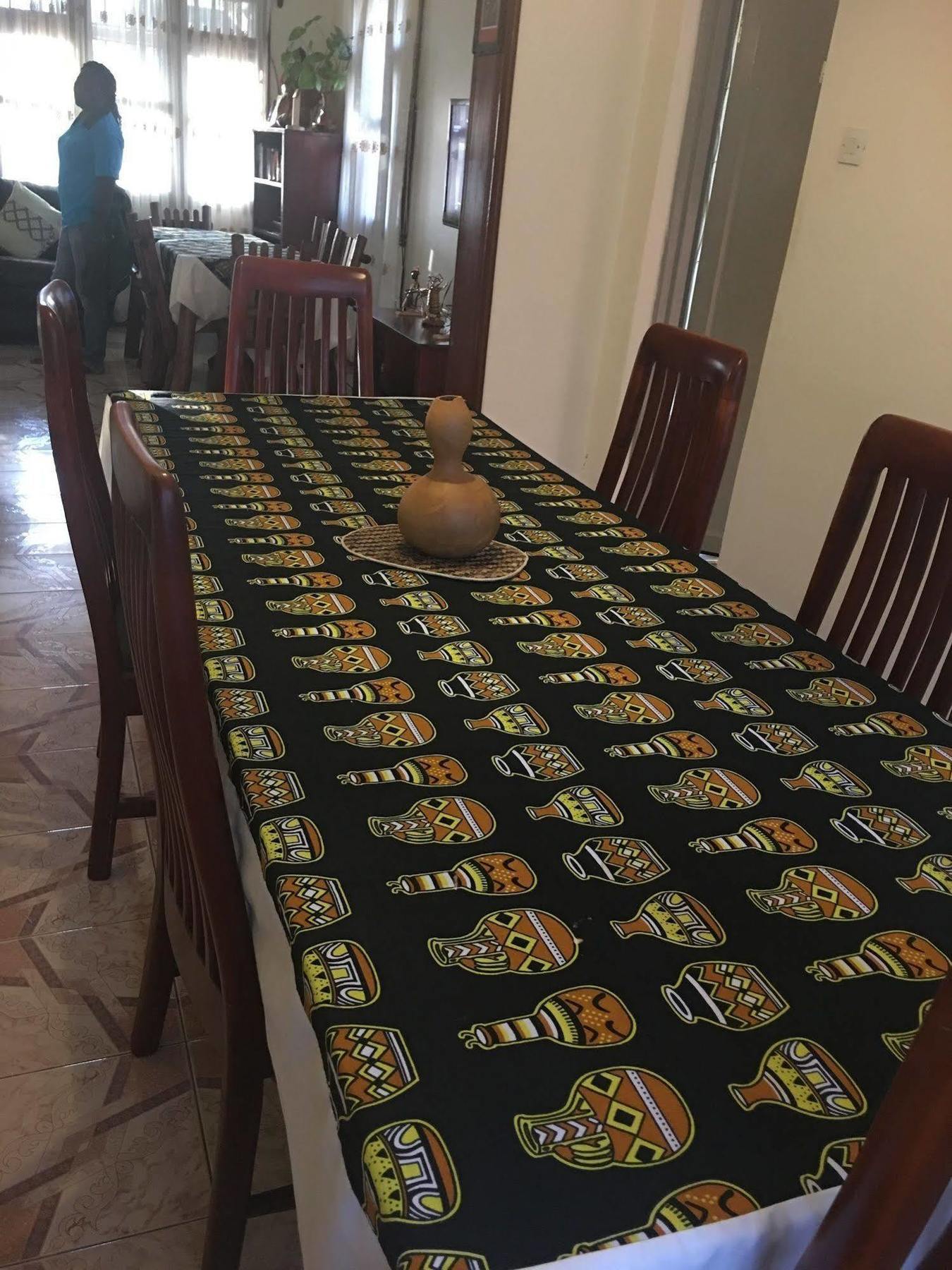 African Roots Guesthouse 恩德培 外观 照片